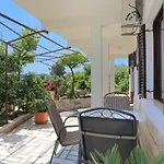 With Parking Space Seget Vranjica, - 11273 Apartamento