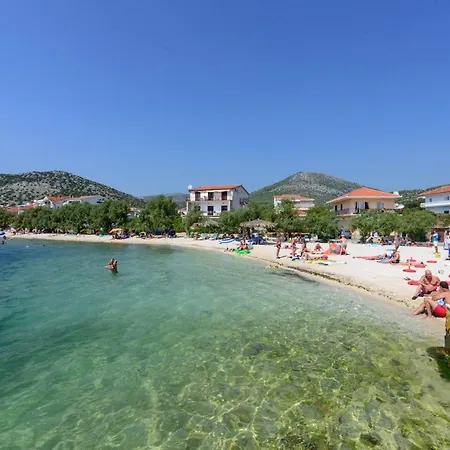 Apartment With A Parking Space Seget Vranjica, - 11273 *