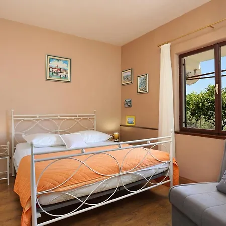 With Parking Space Seget Vranjica, - 11273 Apartment